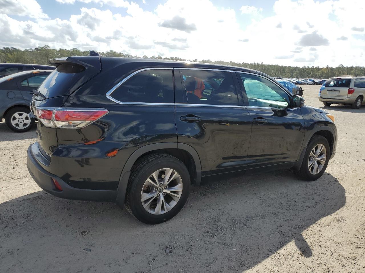 Lot #2972241126 2016 TOYOTA HIGHLANDER