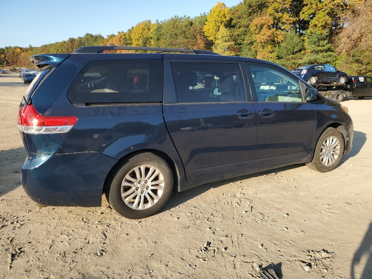 TOYOTA SIENNA XLE 2012 teal  gas 5TDYK3DC9CS241558 photo #4