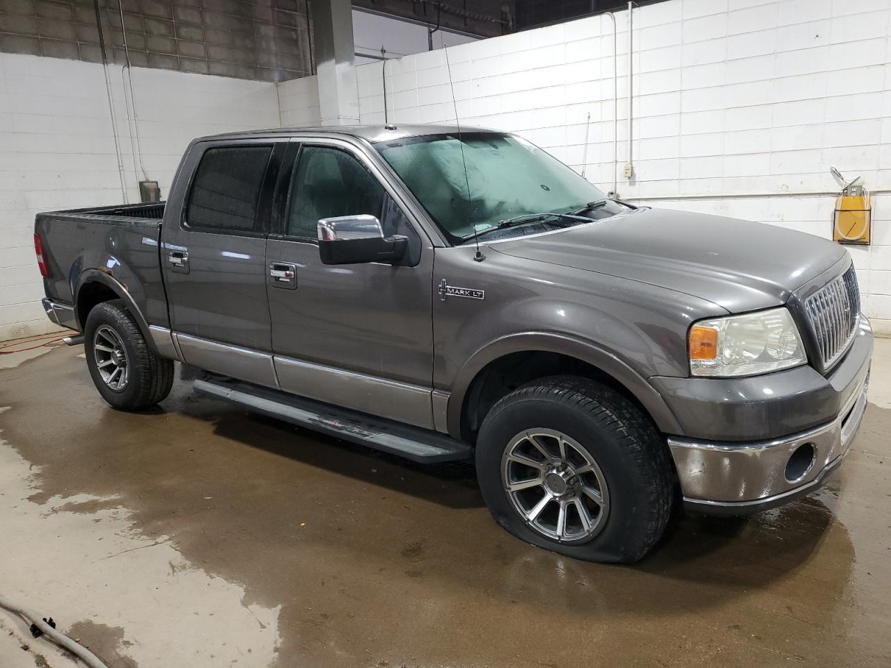 Lot #2902465954 2006 LINCOLN MARK LT