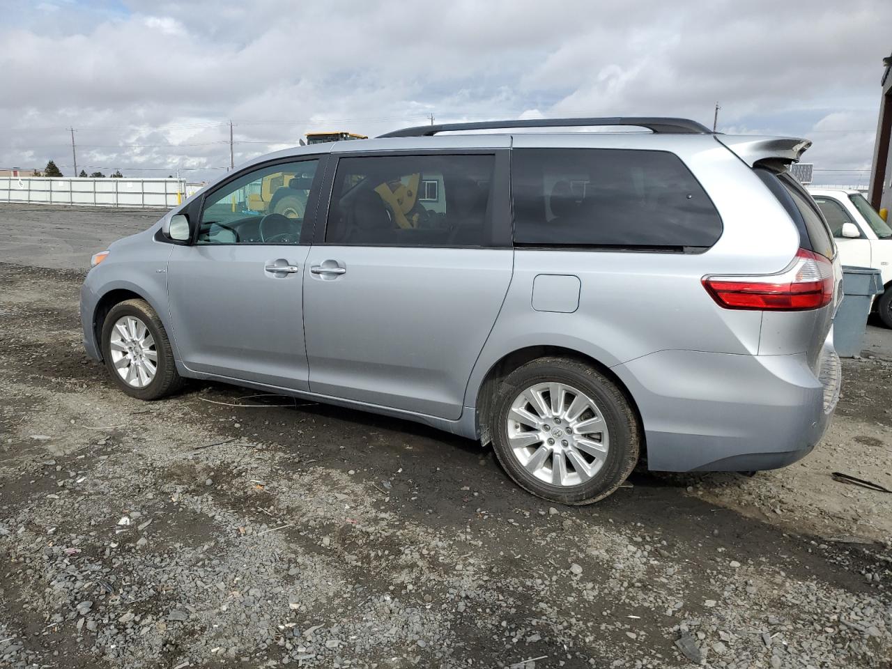 TOYOTA SIENNA XLE 2016 silver sports v gas 5TDDK3DC1GS136369 photo #3