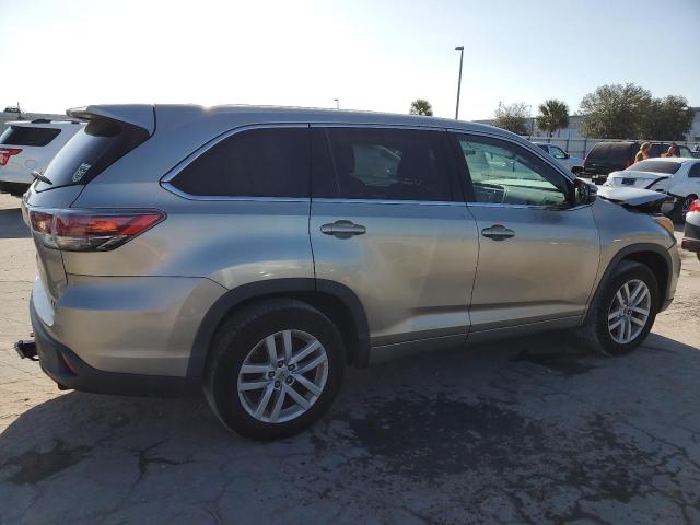 VIN 5TDZKRFH6FS067078 2015 Toyota Highlander, LE no.3