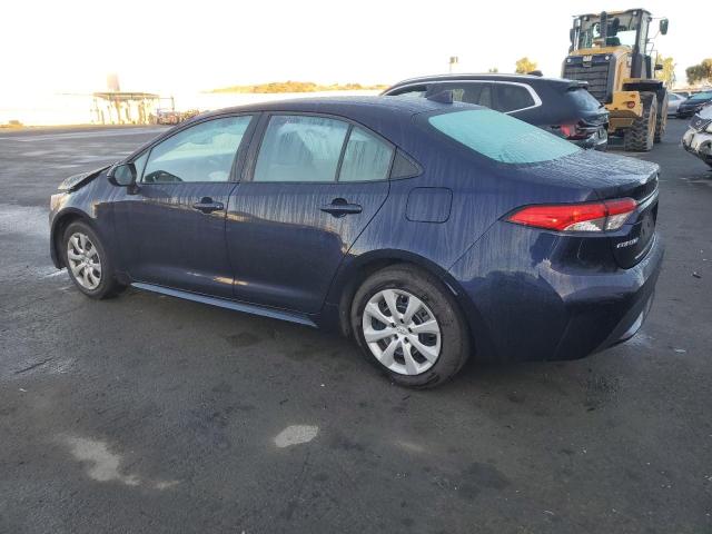 VIN 5YFEPMAE9NP316285 2022 Toyota Corolla, LE no.2