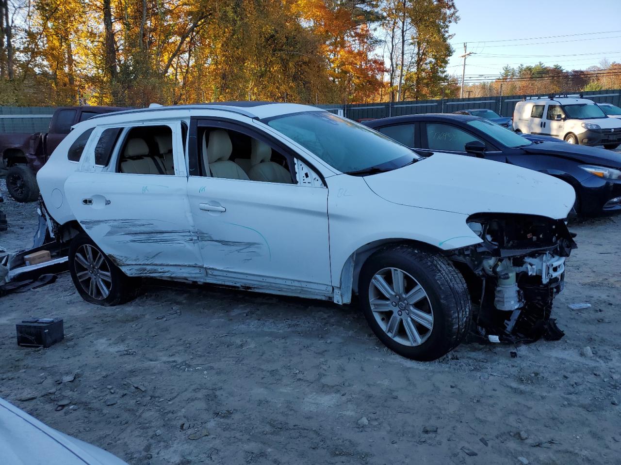 Lot #2960191149 2017 VOLVO XC60 T5 IN