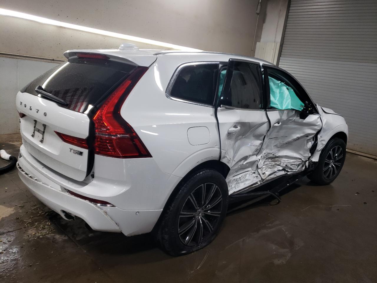 Lot #2945520143 2018 VOLVO XC60 T5 IN