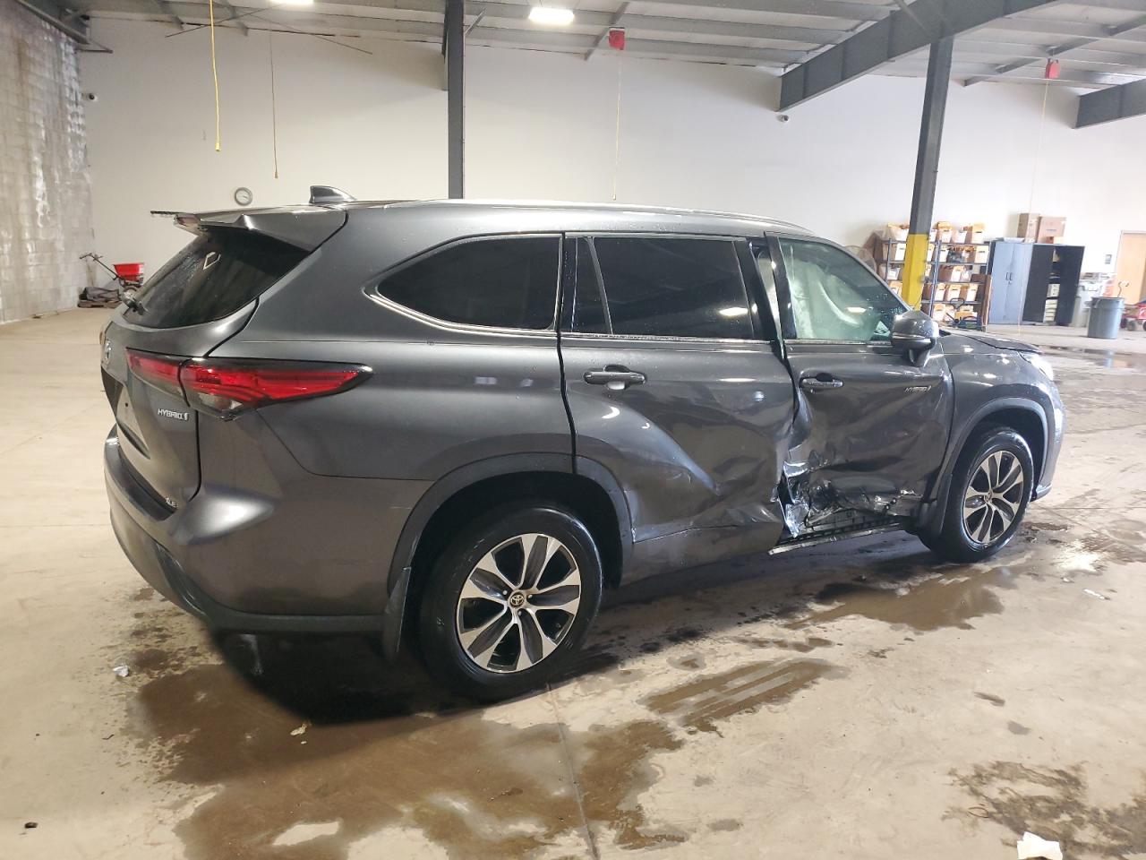 Lot #2987028782 2021 TOYOTA HIGHLANDER