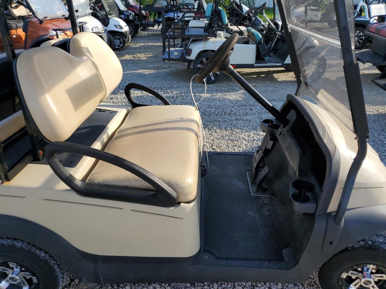 Lot #2988887020 2015 GOLF CART