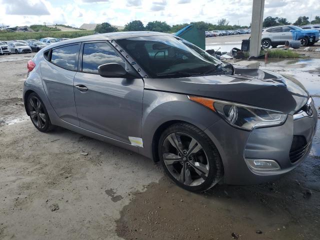 VIN KMHTC6AD5GU255170 2016 Hyundai Veloster no.4