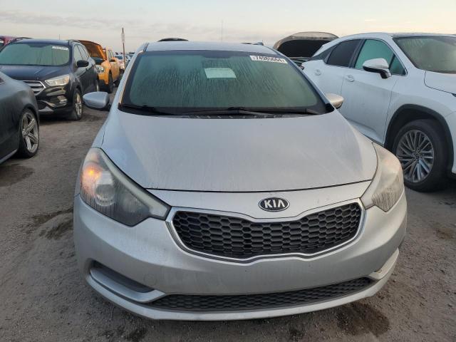 VIN KNAFK4A67G5520902 2016 KIA Forte, LX no.5