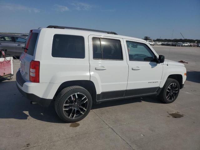 VIN 1C4NJRFB0ED810843 2014 Jeep Patriot, Latitude no.3