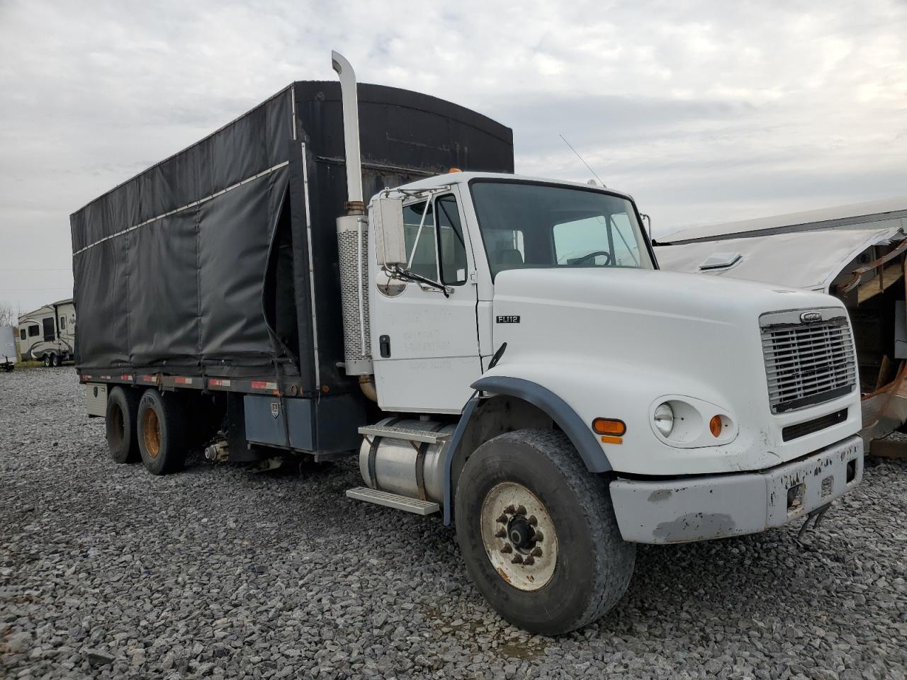 Lot #2972460756 2004 FREIGHTLINER CHASSIS