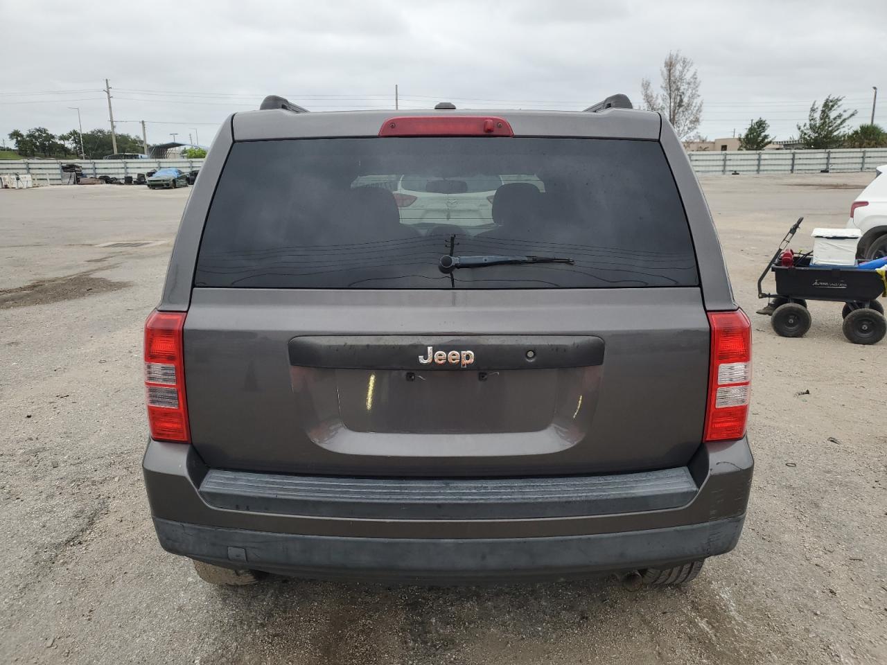 Lot #2919000561 2016 JEEP PATRIOT SP