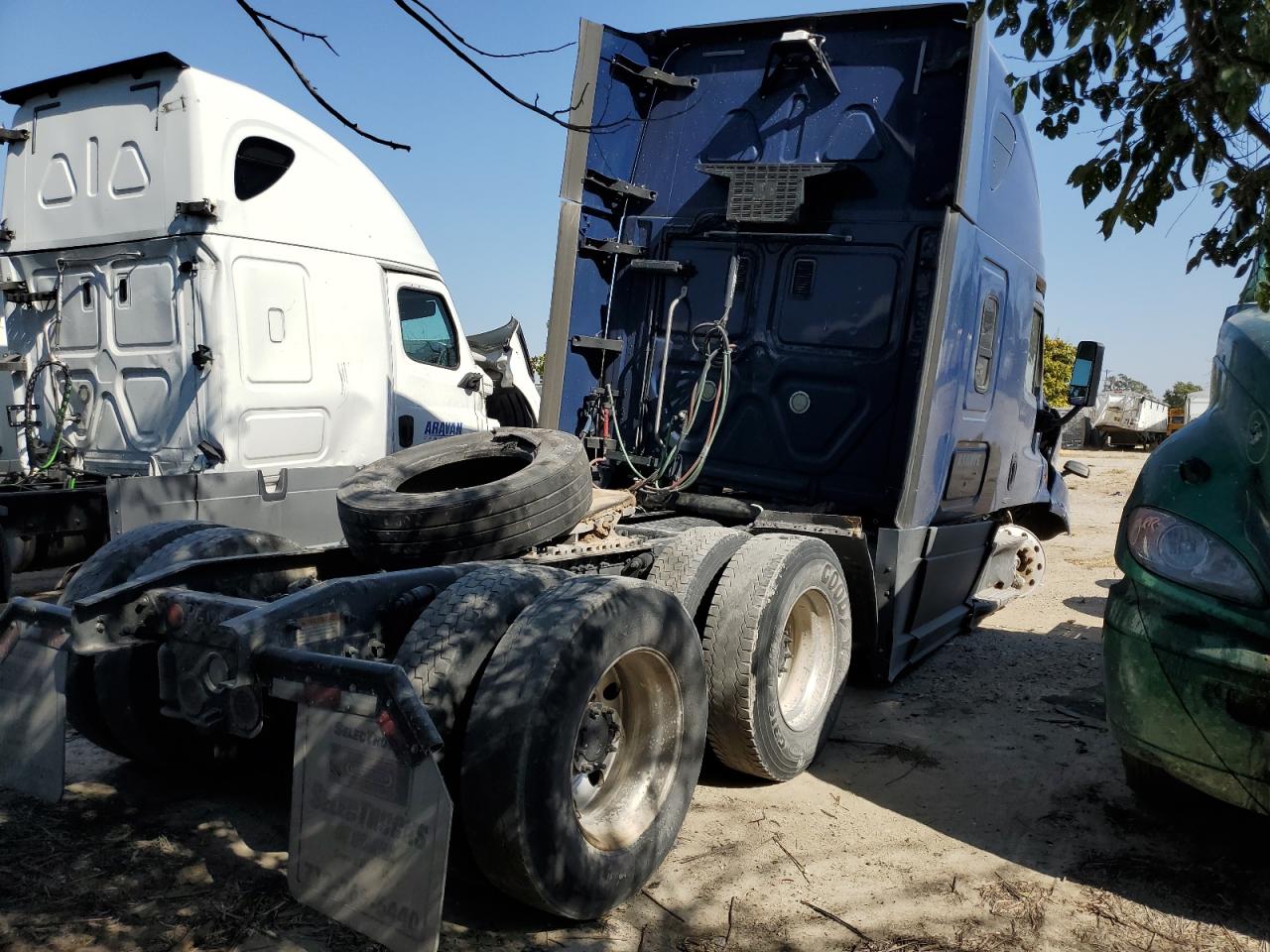 Lot #2940731439 2016 FREIGHTLINER CASCADIA 1