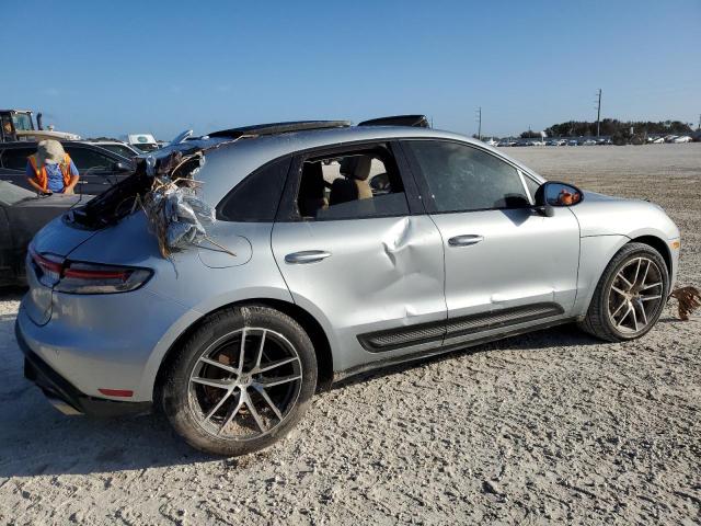 VIN WP1AA2A5XNLB04636 2022 Porsche Macan no.3