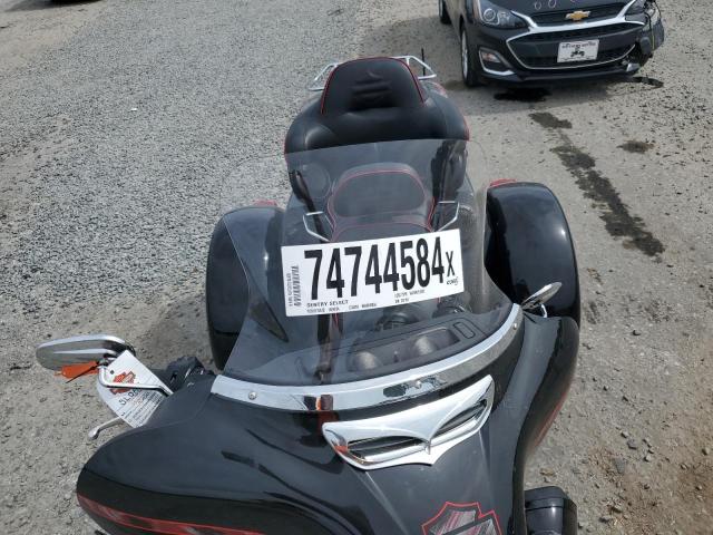 2019 HARLEY-DAVIDSON FLHTCUTG 1HD1MAF15KB851151