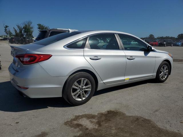 VIN 5NPE24AF8HH522982 2017 Hyundai Sonata, SE no.3