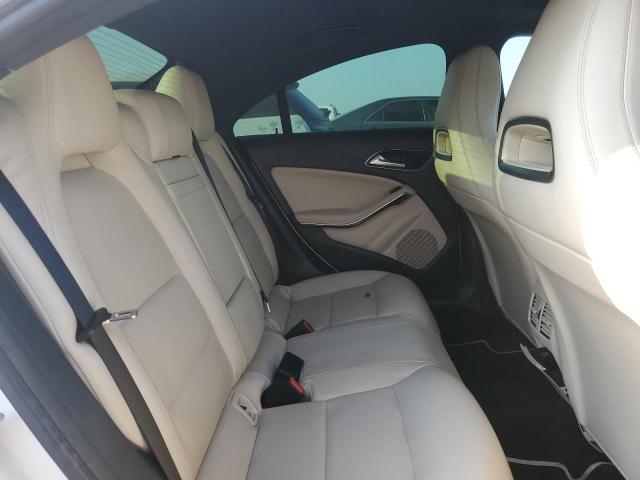 2015 MERCEDES-BENZ CLA 250 - WDDSJ4EB4FN176526
