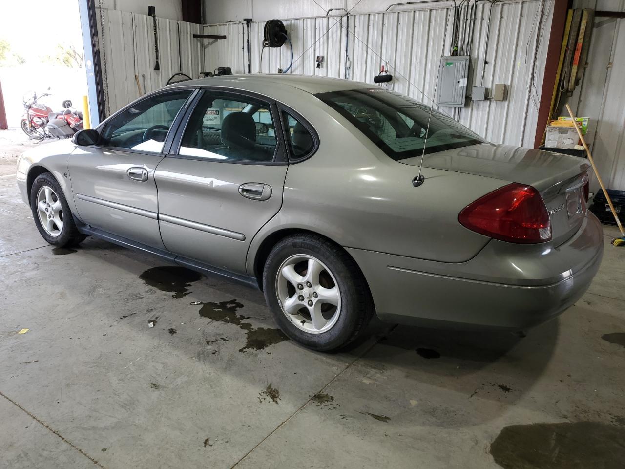 Lot #2962568719 2001 FORD TAURUS SE