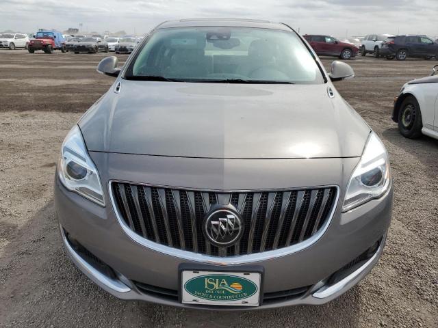 VIN 2G4GR5GX3H9133238 2017 Buick Regal, Premium no.5