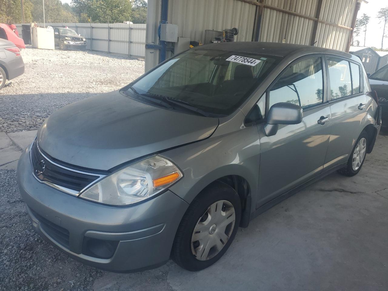 Nissan Versa 2011 