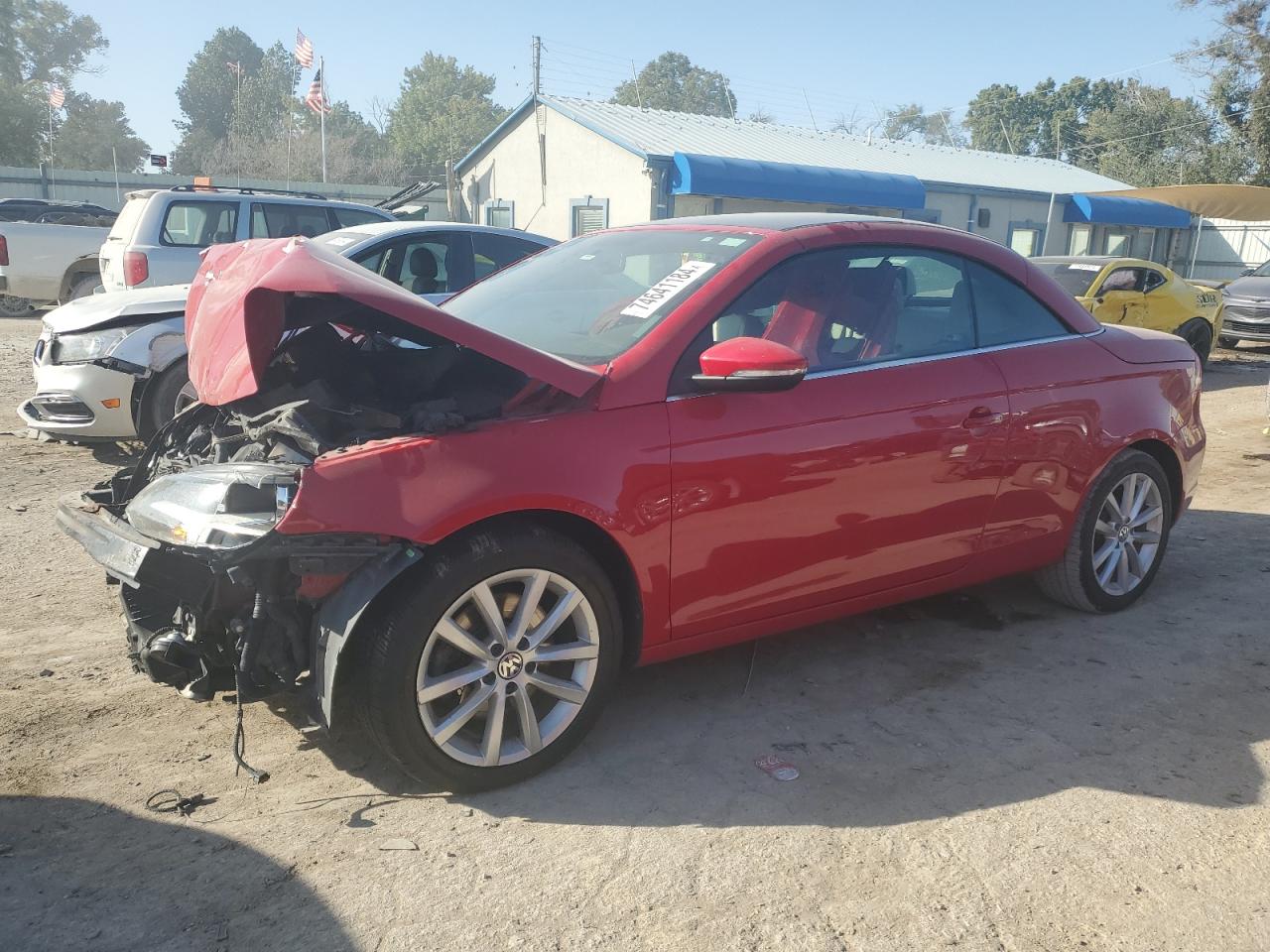 Lot #2921724707 2013 VOLKSWAGEN EOS KOMFOR