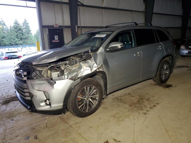 VIN 5TDJZRFH8HS402000 2017 Toyota Highlander, SE no.1