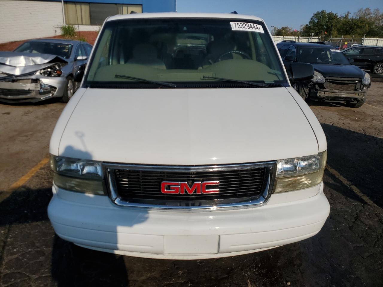 Lot #2940726319 2002 GMC SAFARI XT