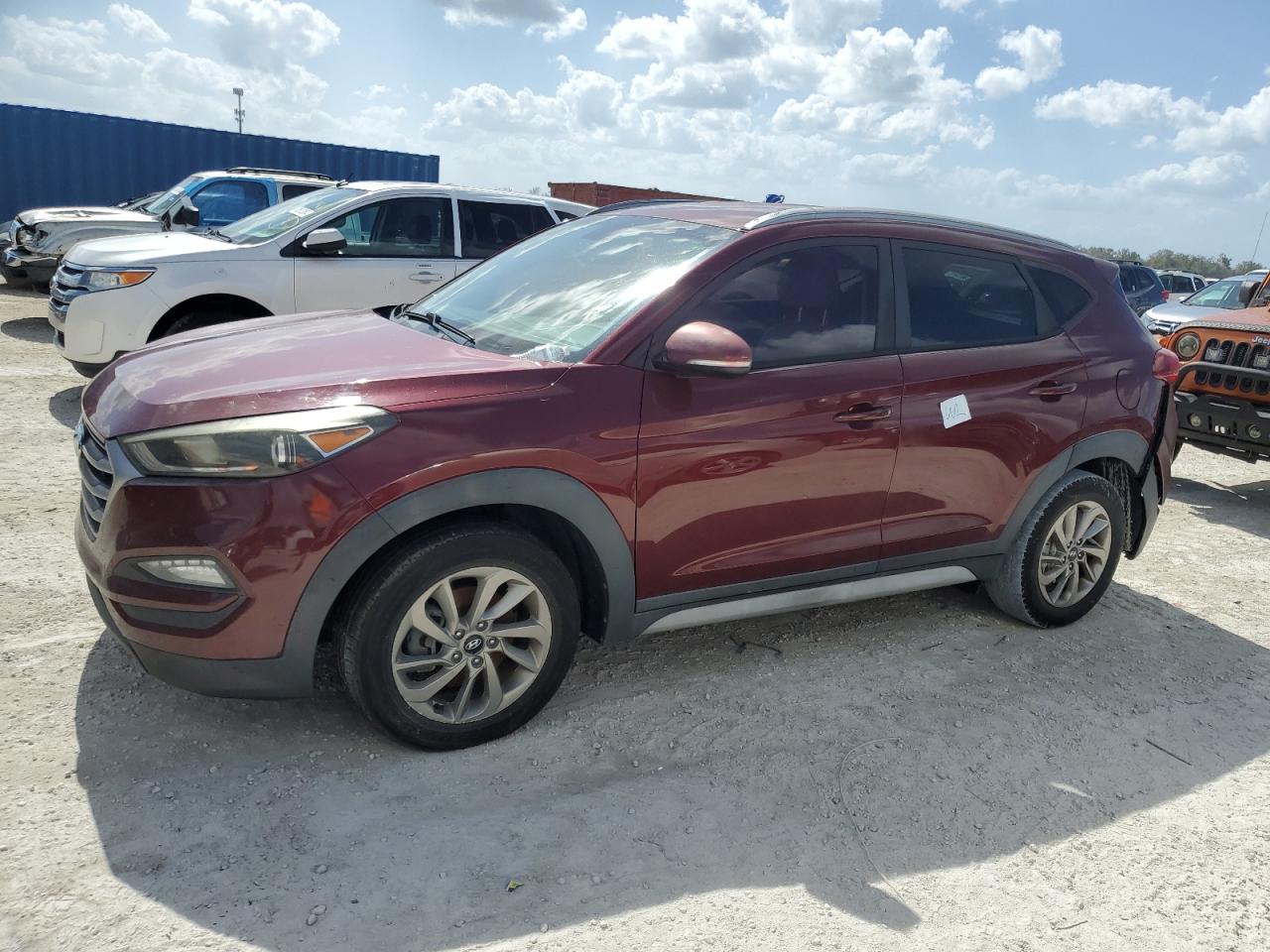  Salvage Hyundai TUCSON