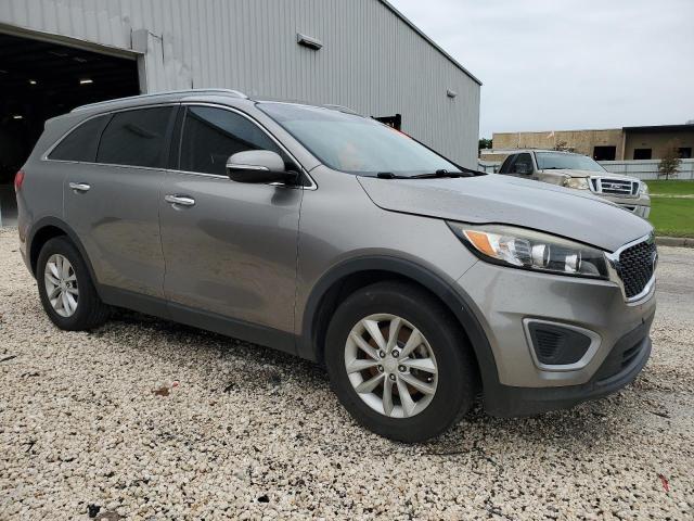 VIN 5XYPG4A50GG129338 2016 KIA Sorento, LX no.4