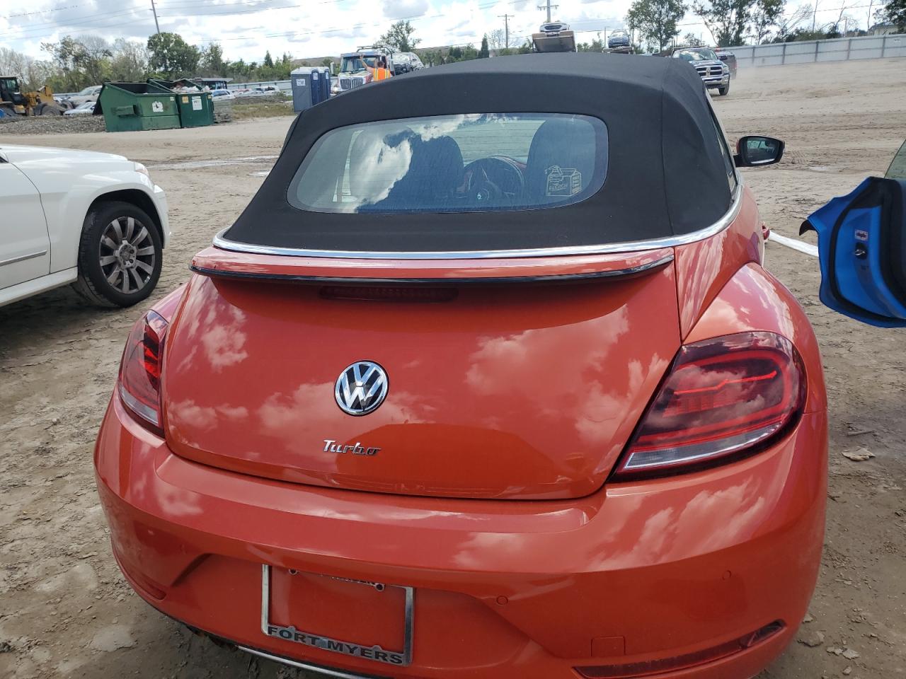 Lot #2894699912 2019 VOLKSWAGEN BEETLE S