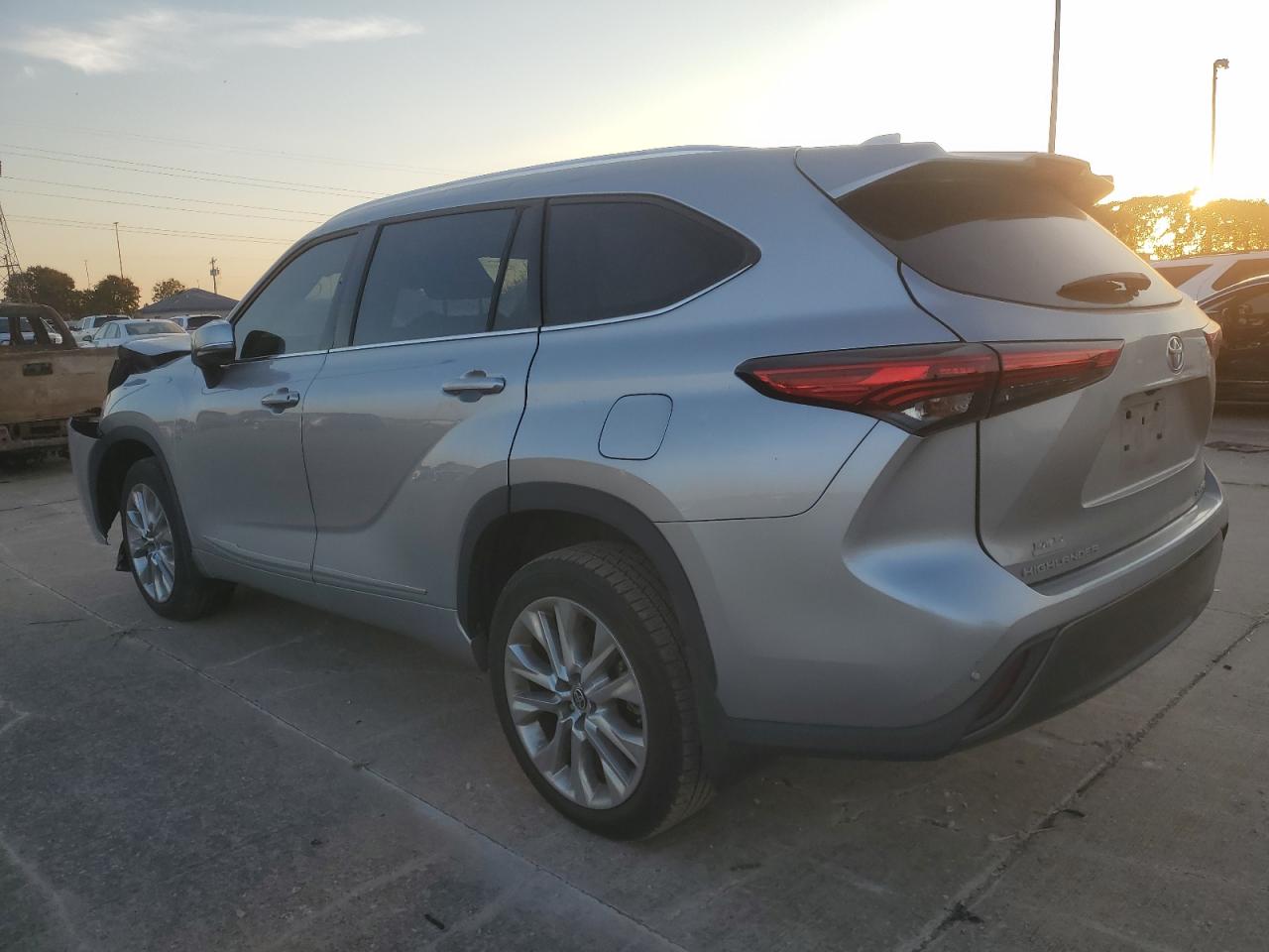 Lot #2962675077 2021 TOYOTA HIGHLANDER