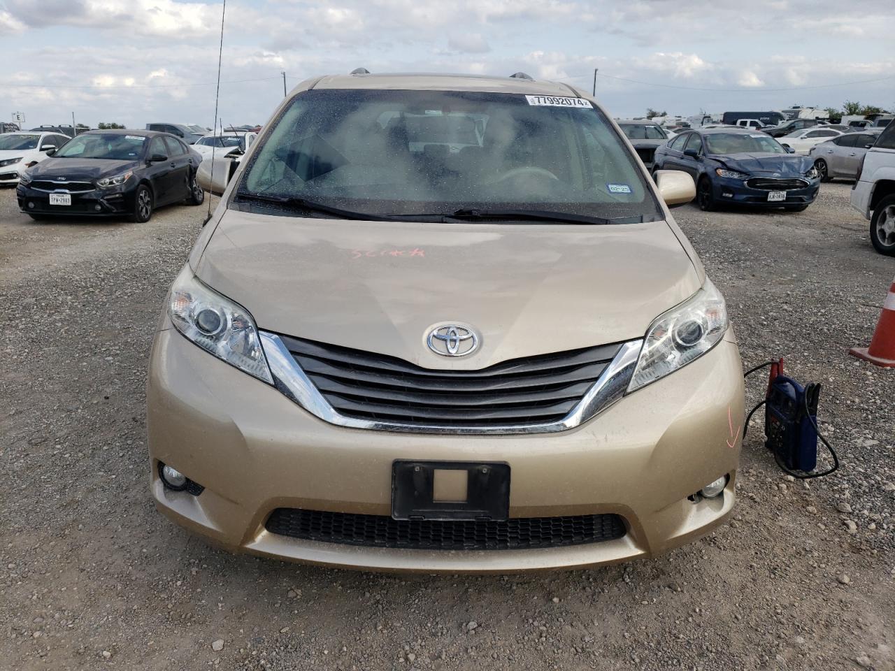 Lot #2953145735 2014 TOYOTA SIENNA XLE