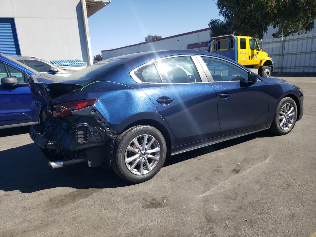 Lot #2996121423 2020 MAZDA 3