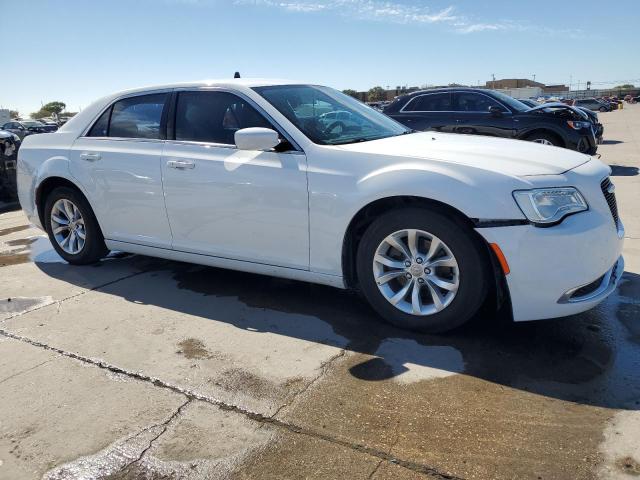 VIN 2C3CCAAG4FH792037 2015 Chrysler 300, Limited no.4