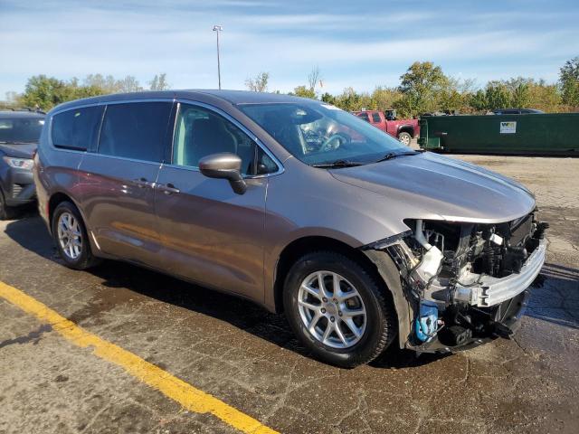 VIN 2C4RC1DG4HR593150 2017 Chrysler Pacifica, Touring no.4