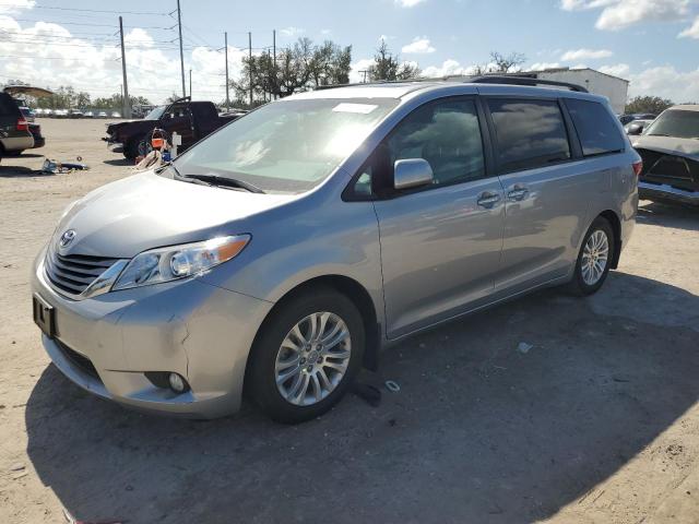 VIN 5TDYZ3DC9HS797176 2017 Toyota Sienna, Xle no.1