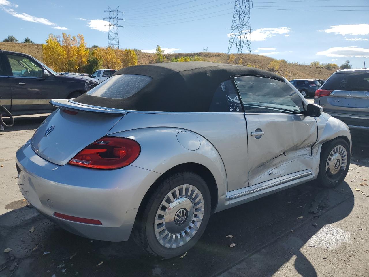 Lot #2940410089 2015 VOLKSWAGEN BEETLE 1.8