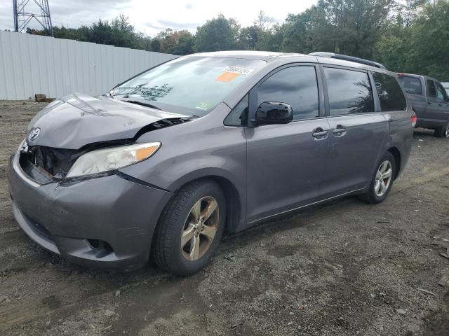 TOYOTA SIENNA LE