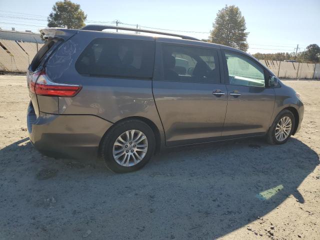 VIN 5TDYK3DC9FS664998 2015 Toyota Sienna, Xle no.3