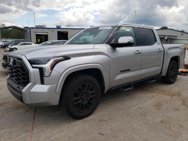 TOYOTA TUNDRA CREWMAX SR