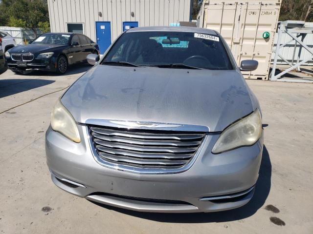 VIN 1C3CCBABXDN734092 2013 Chrysler 200, LX no.5