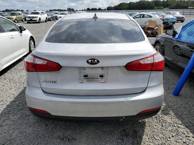 VIN KNAFK4A60G5601059 2016 KIA Forte, LX no.6