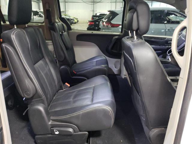 2016 CHRYSLER TOWN & COU - 2C4RC1CG8GR135661
