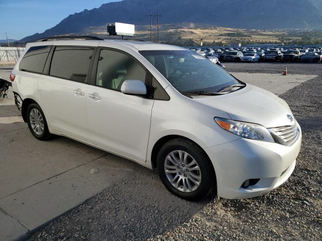 VIN 5TDYK3DC8FS689374 2015 Toyota Sienna, Xle no.4