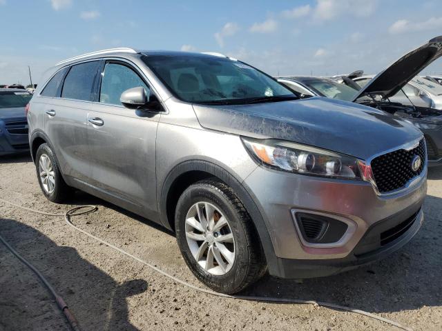 VIN 5XYPG4A34JG339527 2018 KIA Sorento, LX no.4