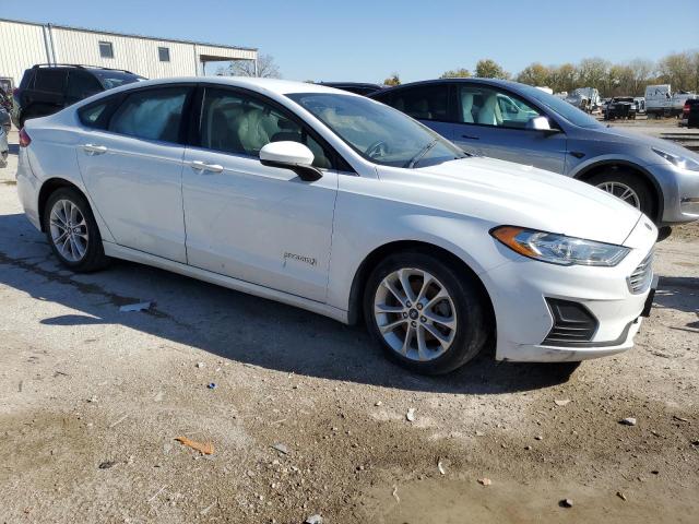 VIN 3FA6P0LU7KR124604 2019 Ford Fusion, SE no.4