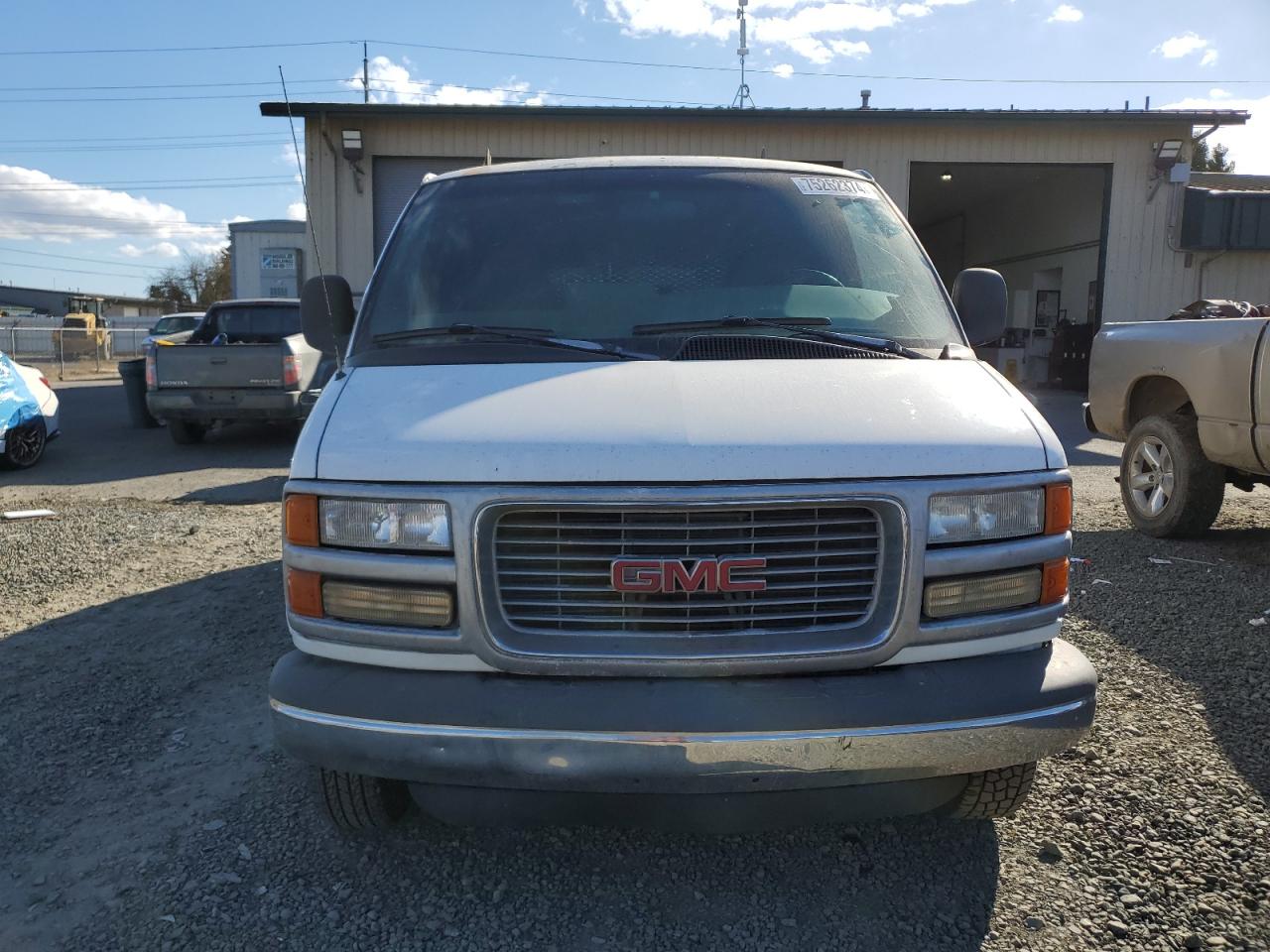 Lot #2907598634 1999 GMC SAVANA G25