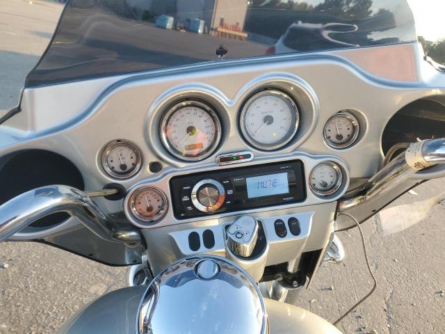 2010 HARLEY-DAVIDSON FLHX - 1HD1KB412AB604814