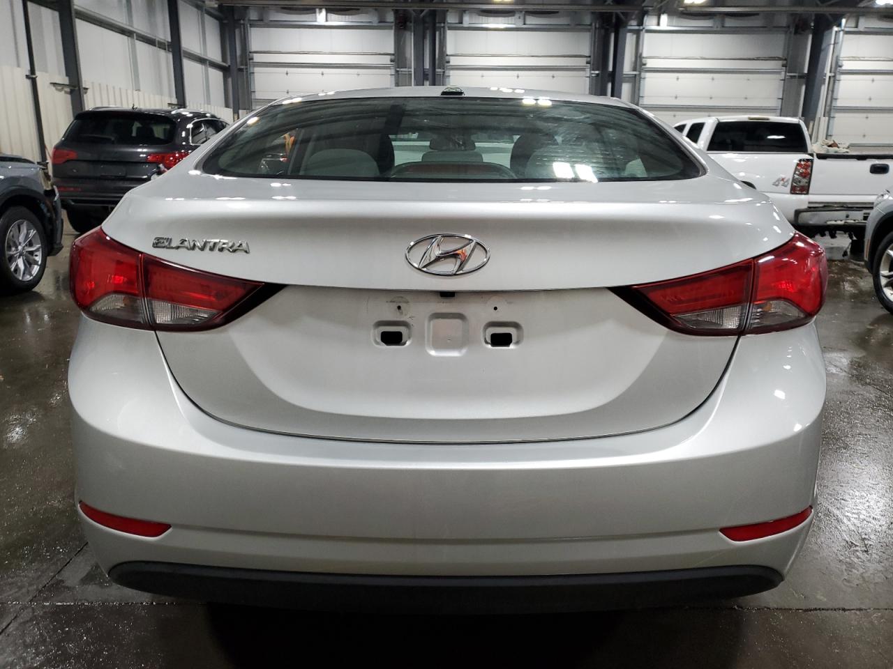 Lot #2979381745 2016 HYUNDAI ELANTRA SE