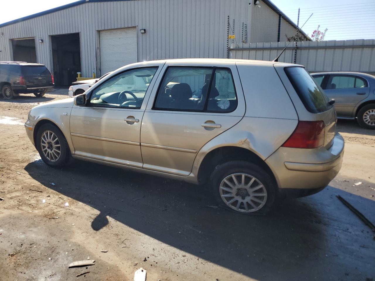 Lot #2955231535 2004 VOLKSWAGEN GOLF GLS T