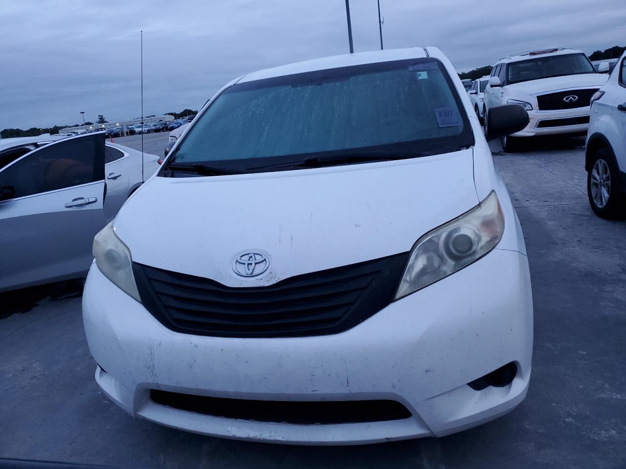 Lot #2991007193 2011 TOYOTA SIENNA